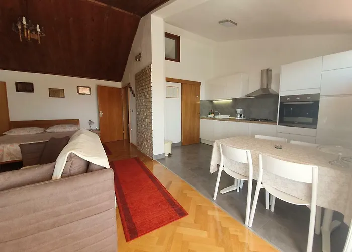 Daire Penthouse With Sea View Makarska